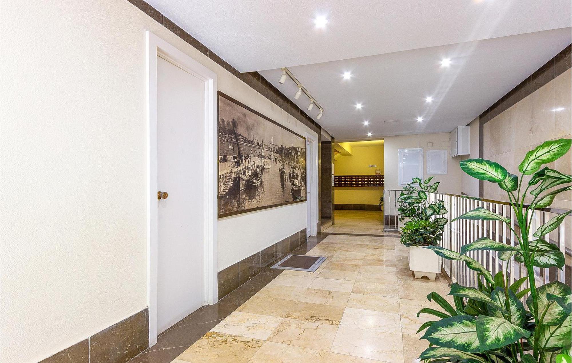Lovely Apartment In Santa Pola With Kitchen Екстер'єр фото