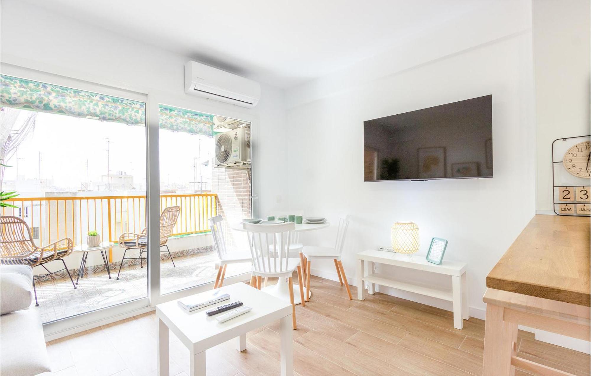 Lovely Apartment In Santa Pola With Kitchen Екстер'єр фото